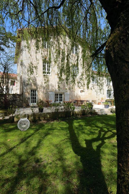 Le Moulin De Nanteuil Hotel Migne-Auxances Exterior photo